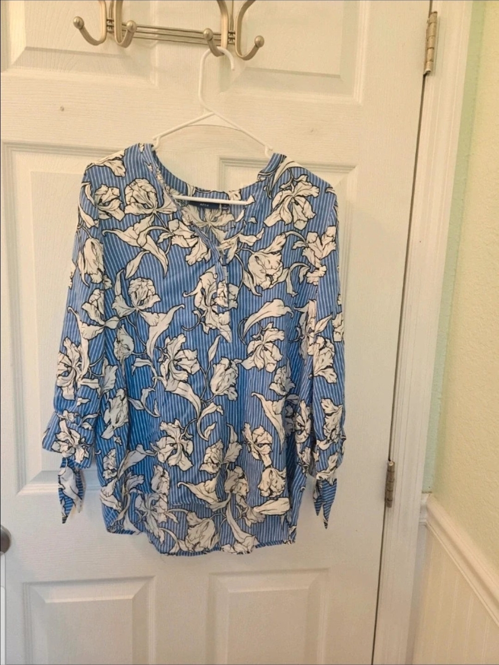 Apt. 9 Blue and White Floral Stripe Blouse